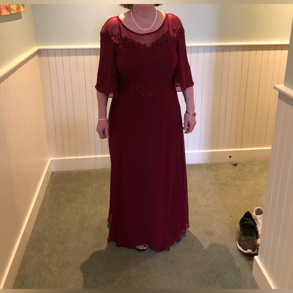 Elegant Burgundy Evening Gown